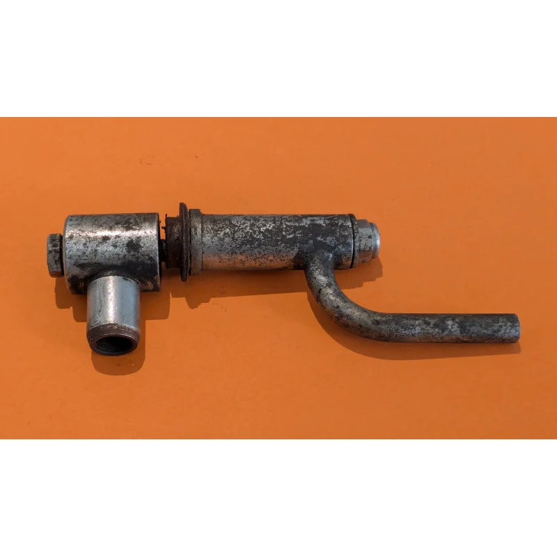 Alacsony ár Assemblage pour Ventilation (Breather Tower) Triumph TSS 1982-83