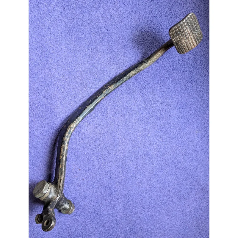 Pédale de Frein d‘Occasion Triumph 650cc 1971-72, 750cc 1973-75, BSA A50 et A65 1971-72 Alacsony ár