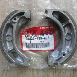 Akció Jeu de mâchoires de frein Honda 250 NX Dominator (06430-KBR-003)